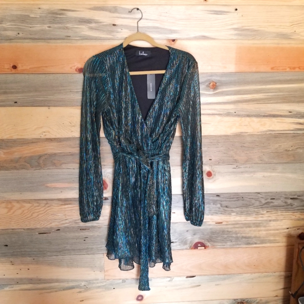 Lulu's shimmering emerald dress